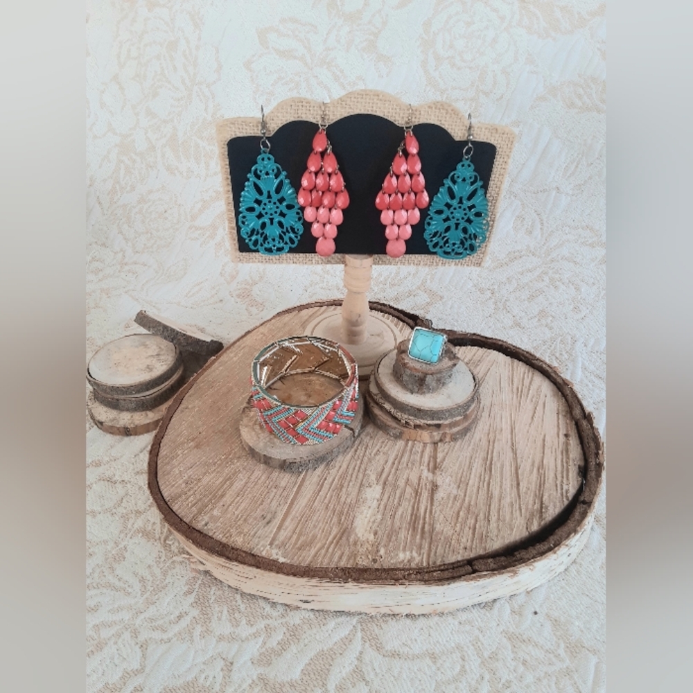 Tourquois and Coral Costume Jewelry 4 Piece set.